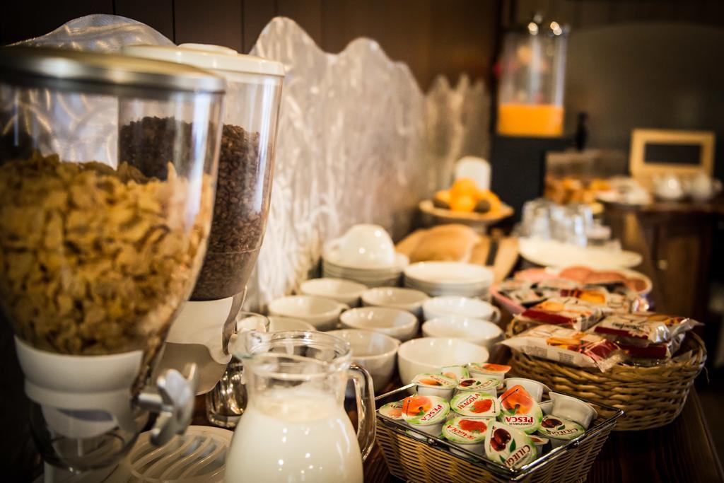 Hotel Johnson Peschiera del Garda Ngoại thất bức ảnh