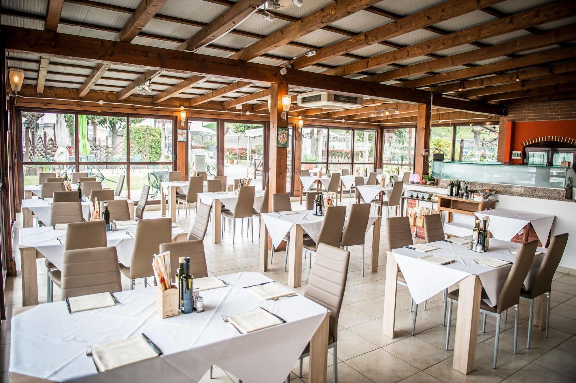 Hotel Johnson Peschiera del Garda Ngoại thất bức ảnh