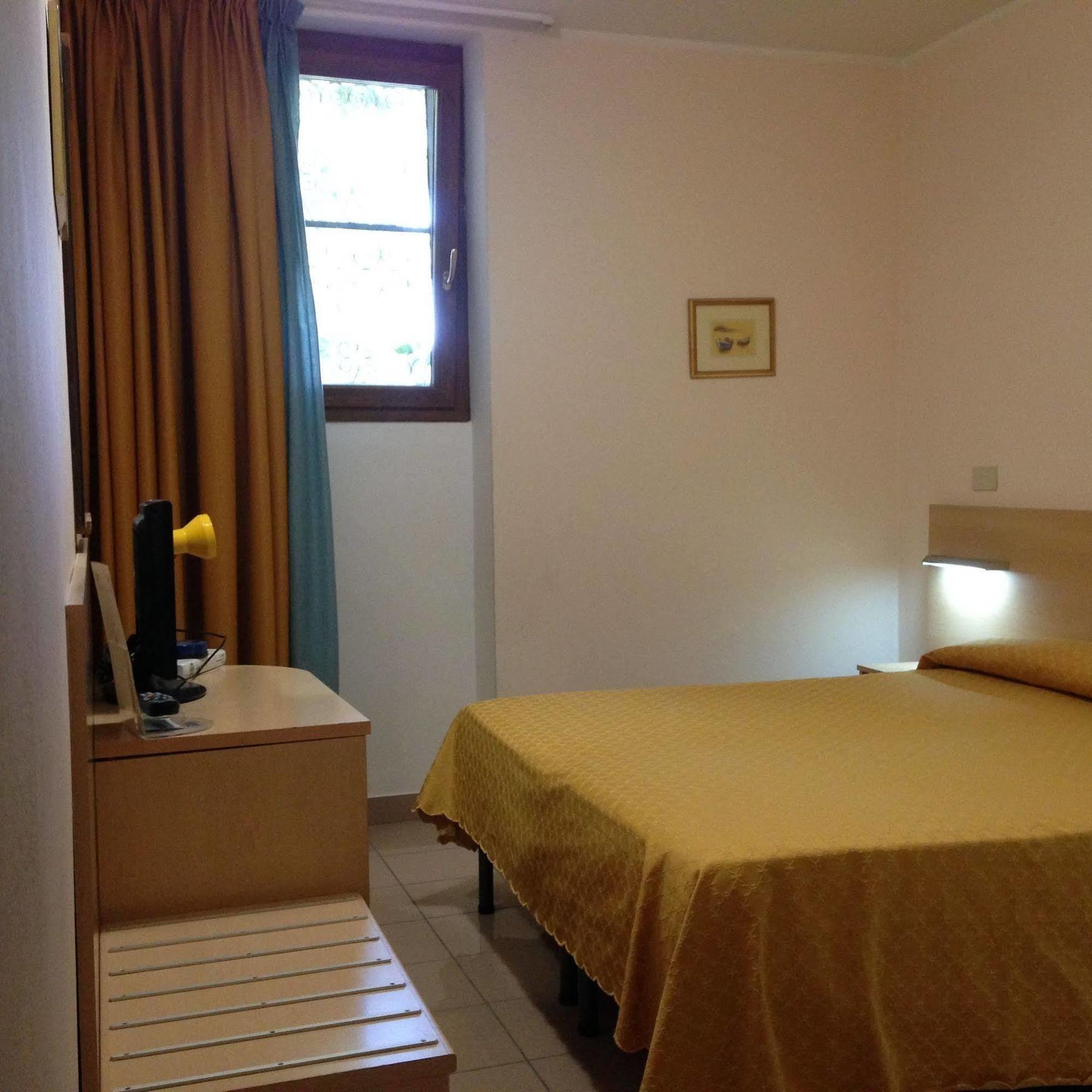 Hotel Johnson Peschiera del Garda Ngoại thất bức ảnh