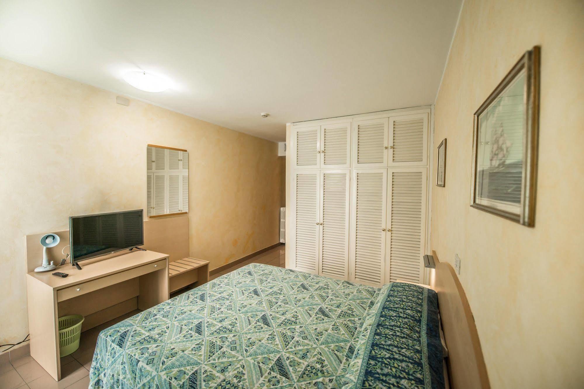 Hotel Johnson Peschiera del Garda Ngoại thất bức ảnh