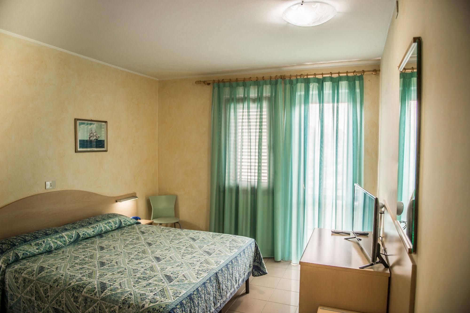 Hotel Johnson Peschiera del Garda Ngoại thất bức ảnh