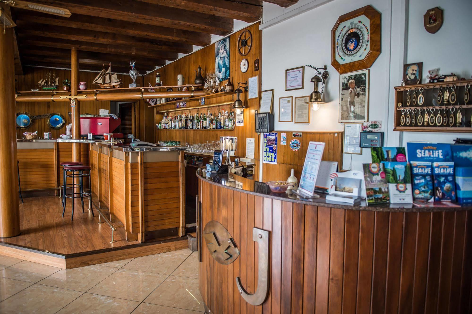 Hotel Johnson Peschiera del Garda Ngoại thất bức ảnh