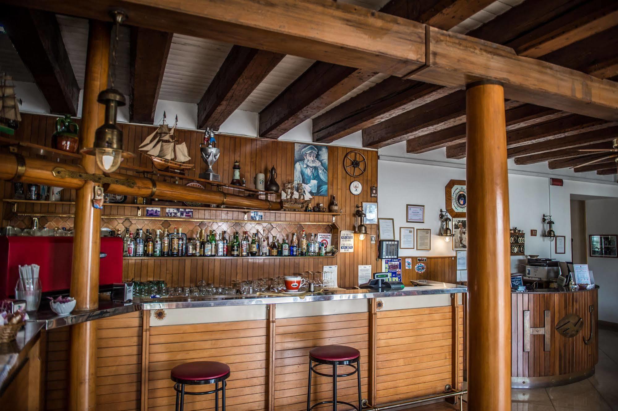 Hotel Johnson Peschiera del Garda Ngoại thất bức ảnh
